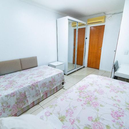Ap 85M2 , 2Qts Com Suite , Estacionamento, Cozinha Completa , Wi-Fi 500Mb , Jr Catito Brasília Buitenkant foto