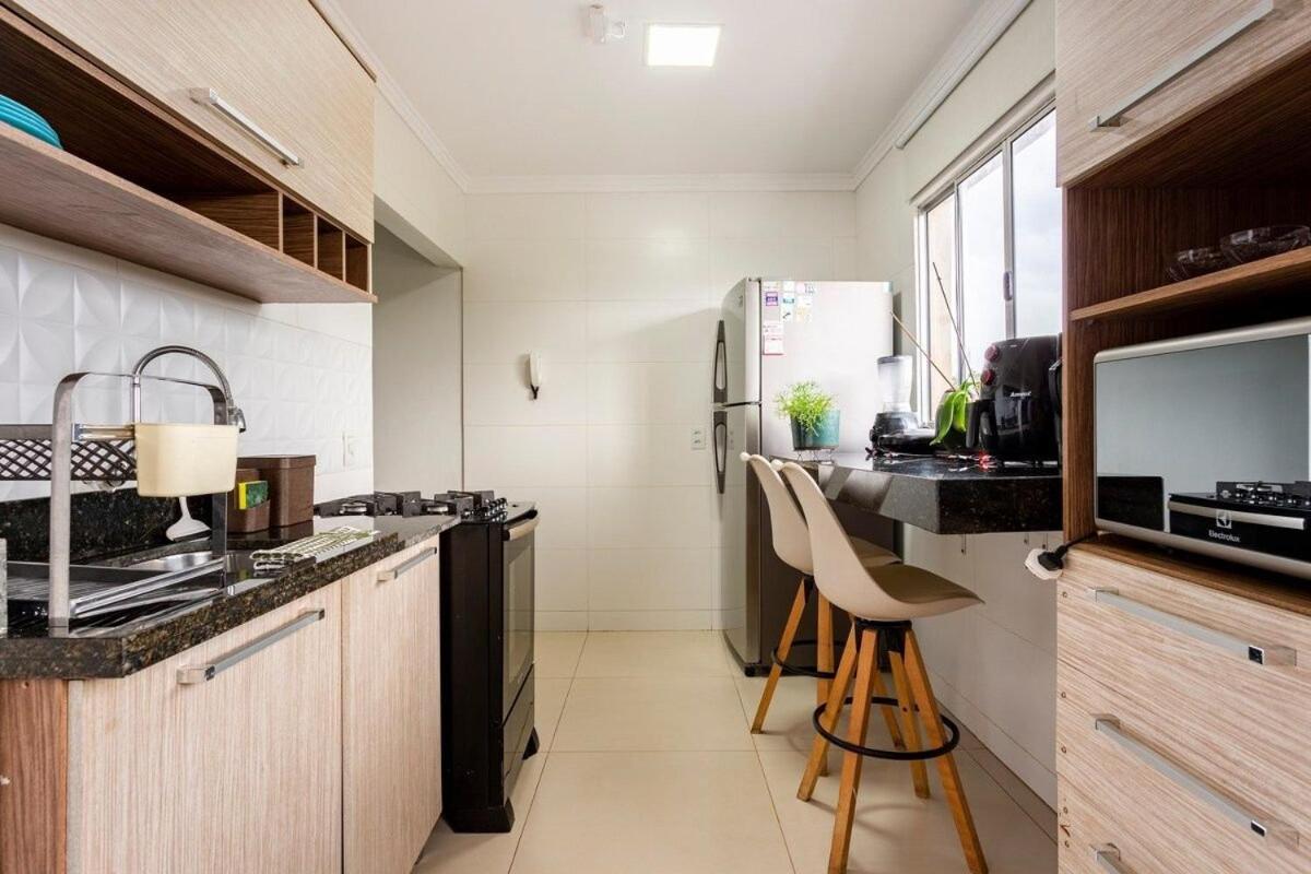 Ap 85M2 , 2Qts Com Suite , Estacionamento, Cozinha Completa , Wi-Fi 500Mb , Jr Catito Brasília Buitenkant foto