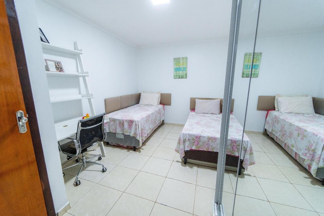 Ap 85M2 , 2Qts Com Suite , Estacionamento, Cozinha Completa , Wi-Fi 500Mb , Jr Catito Brasília Buitenkant foto