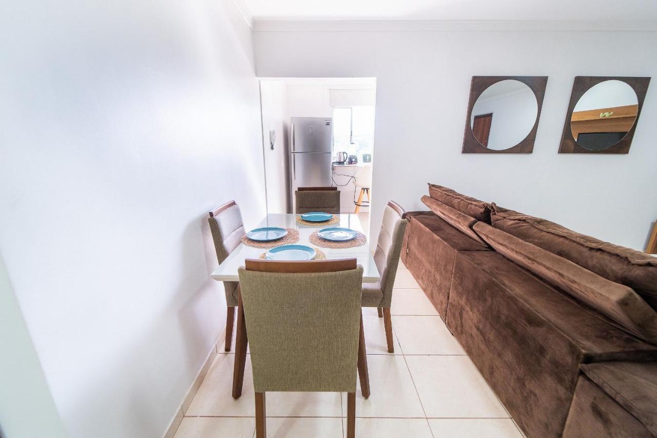 Ap 85M2 , 2Qts Com Suite , Estacionamento, Cozinha Completa , Wi-Fi 500Mb , Jr Catito Brasília Buitenkant foto